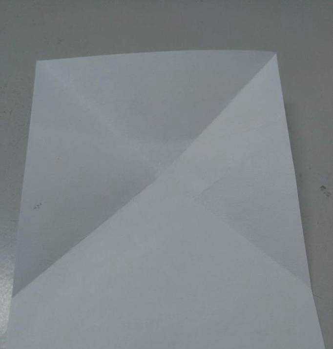 手工用信紙或A4紙大小折成心型