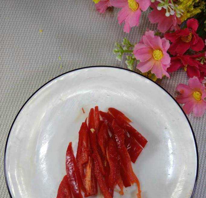 怎樣做美味的西葫蘆紅椒炒雞胸肉