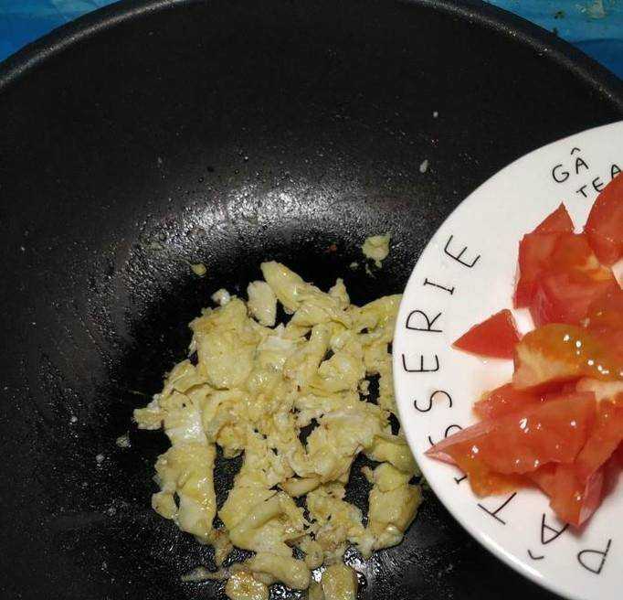 怎樣做美味的西紅柿雞蛋青菜炒饃