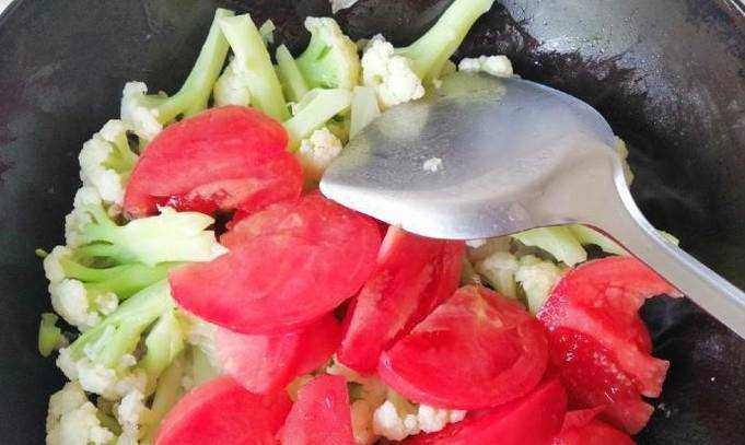 怎樣做好吃的菜花西紅柿炒牛肉