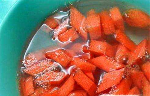 胡蘿蔔怎麼做之胡蘿蔔炒西蘭花