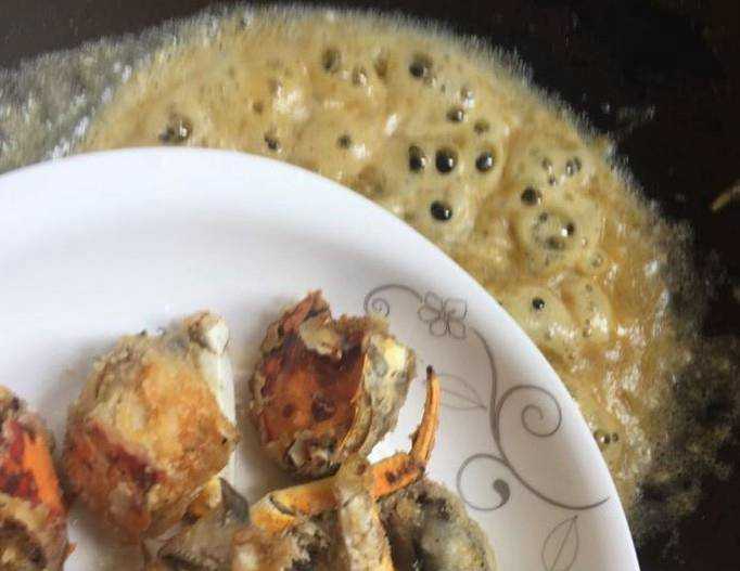 如何做鹹蛋黃焗螃蟹