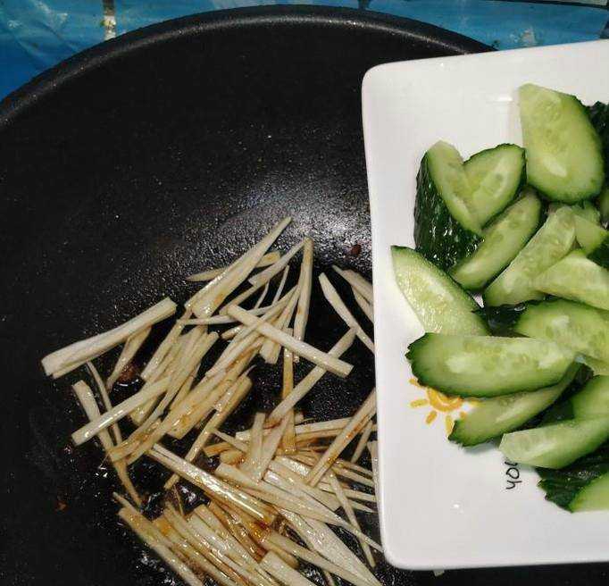 怎樣做美味的黃瓜茭白炒牛肉末