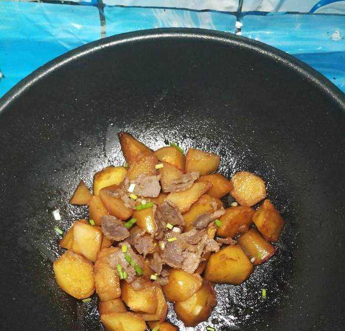 怎樣做美味的紅燒土豆蘿蔔牛肉