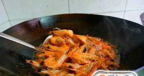 油炸大蝦酥脆的方法