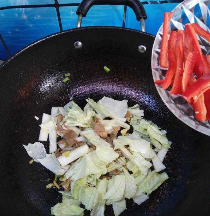 怎樣做美味的白菜木耳炒肉