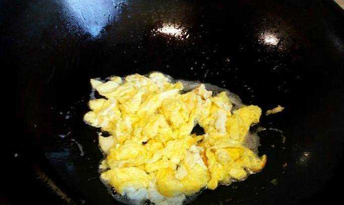 茴香炒蝦皮雞蛋的家常做法
