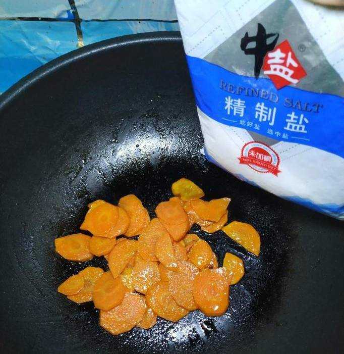怎樣做美味的胡蘿蔔青椒炒豬肝