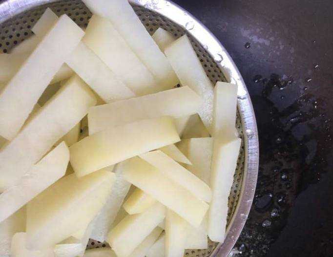 如何做醬汁土豆