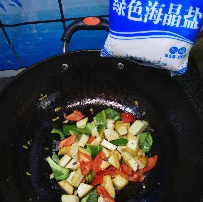 怎樣做美味的雙椒炒豆腐