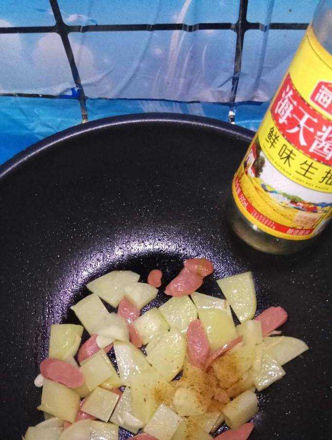 怎樣做美味的土豆香腸炒豆腐