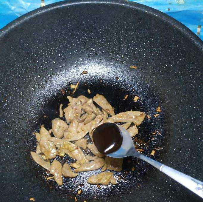 怎樣做美味的醬爆豬肝土豆片
