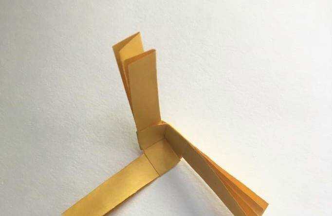 手工摺紙之如何折童年竹蜻蜓