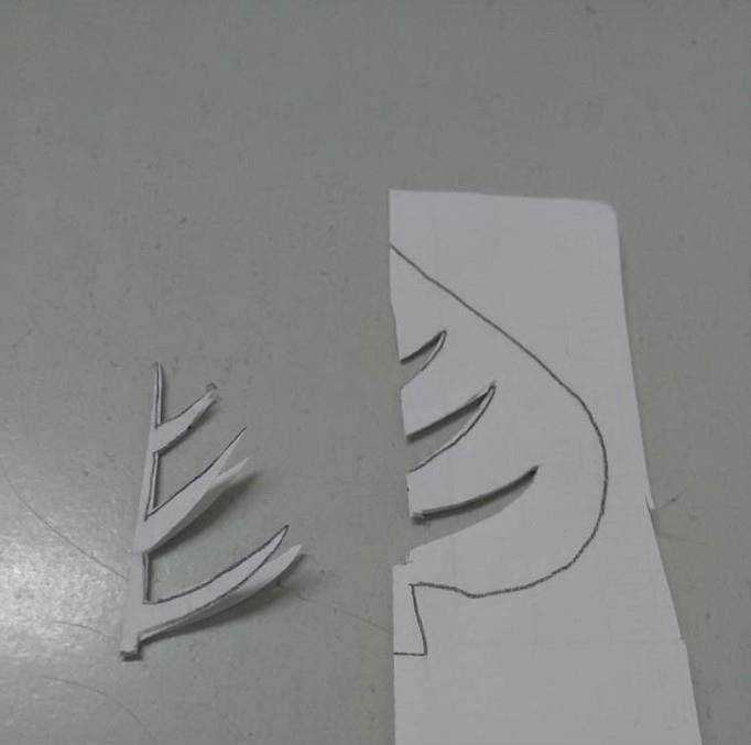 兒童樹葉剪紙的簡單教程