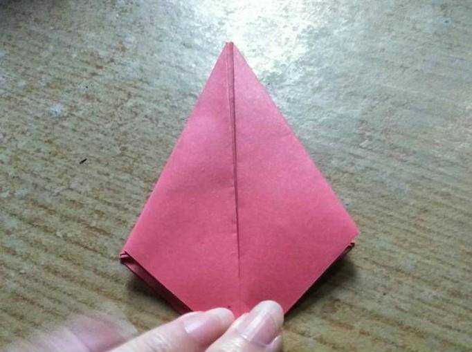 如何用一張紙折一個桃子