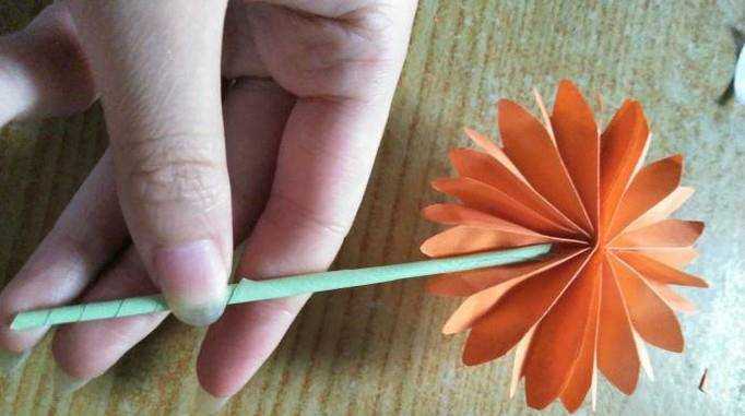 如何折出一朵向日葵