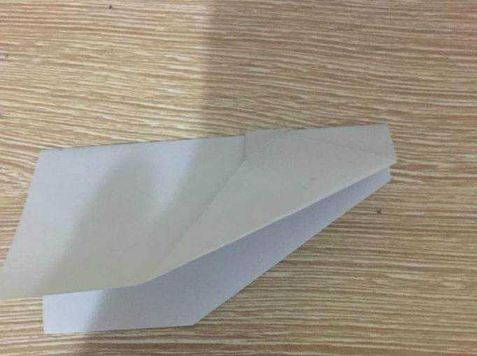 如何做一架簡易紙飛機