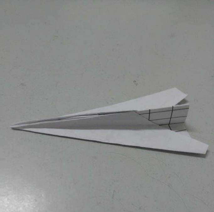 能飛很遠的紙飛機兒童手工摺紙飛機步驟圖解