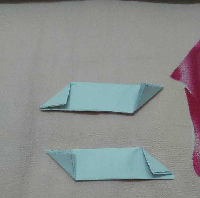 簡單的手工摺紙：飛鏢的折法步驟圖解