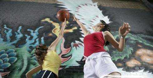 女生怎樣打好籃球以及女生打籃球的益處