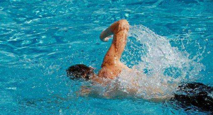 為什麼常見會游泳的人被淹死