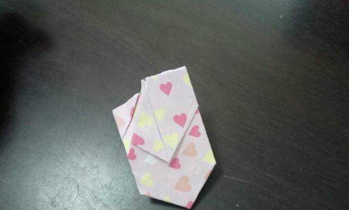 花球的彩紙折法如何摺疊花球