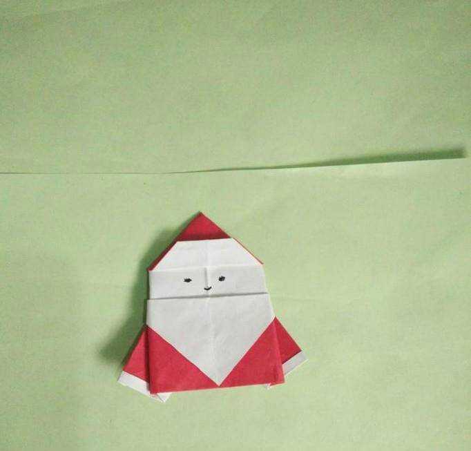 用紙折可愛的聖誕老人