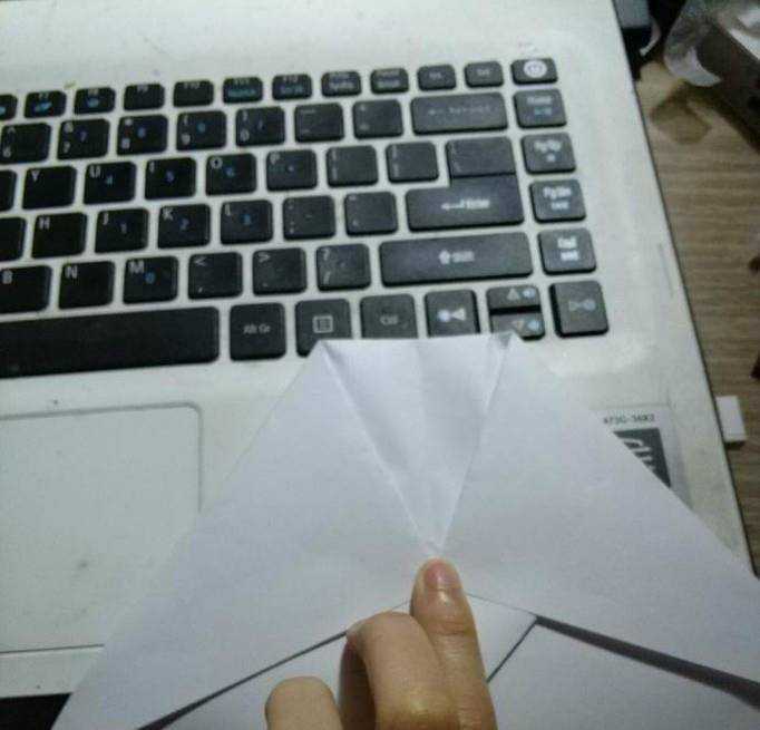 如何製作能飛得很遠的紙飛機
