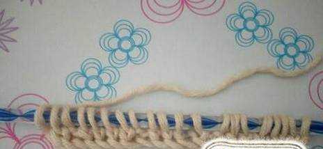 麻花針圍巾的織法