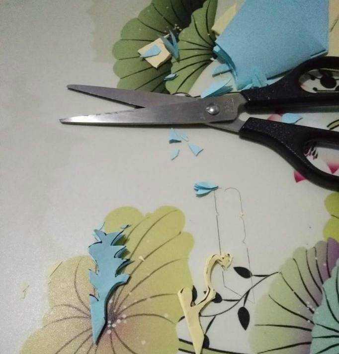 怎麼用彩紙折剪漂亮窗花