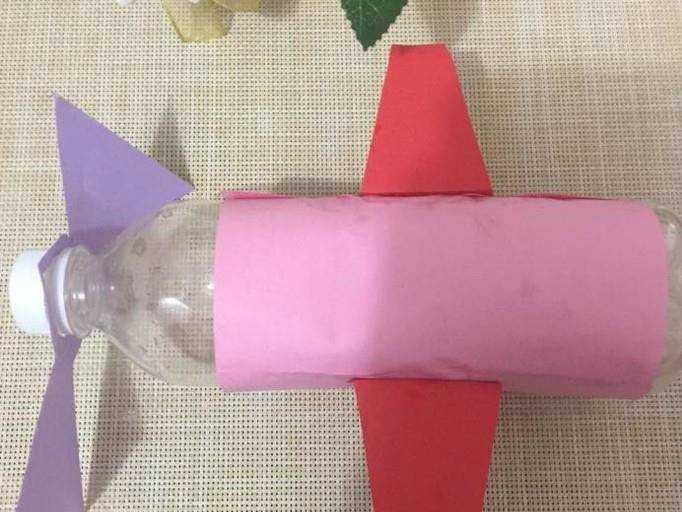 寶寶幼兒園手工製作之飛機模型儲蓄罐