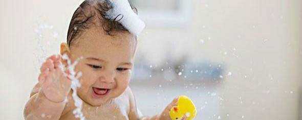 給寶寶洗澡應該注意什麼