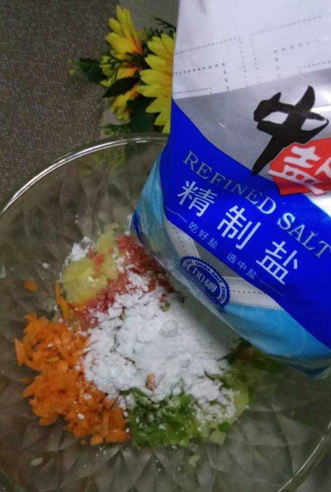 怎樣做美味的土豆蔬菜丸子