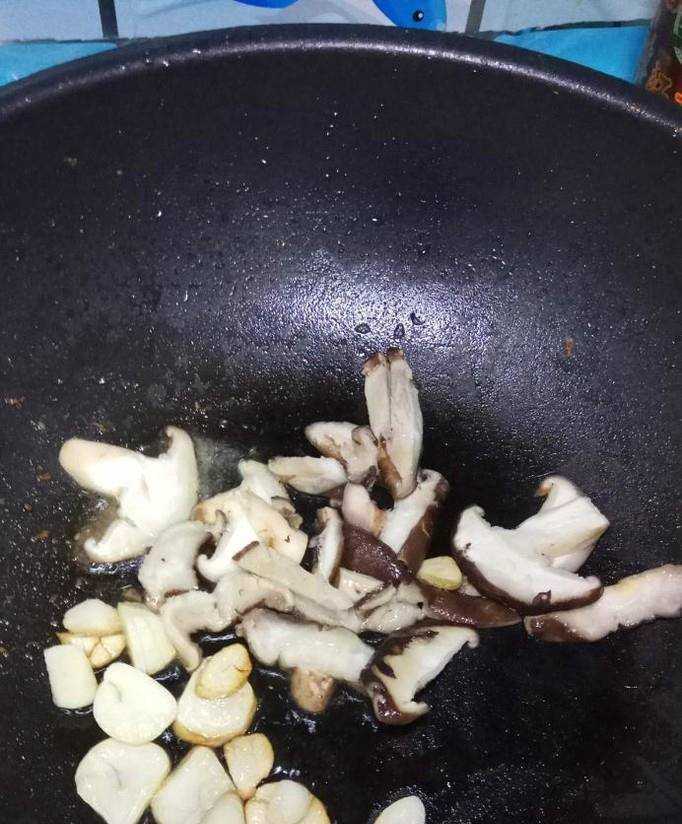 怎樣做美味的西葫蘆炒香菇