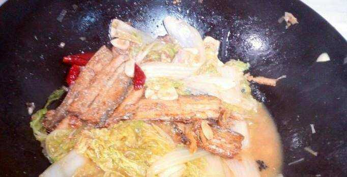 刀魚燉大白菜的家常做法