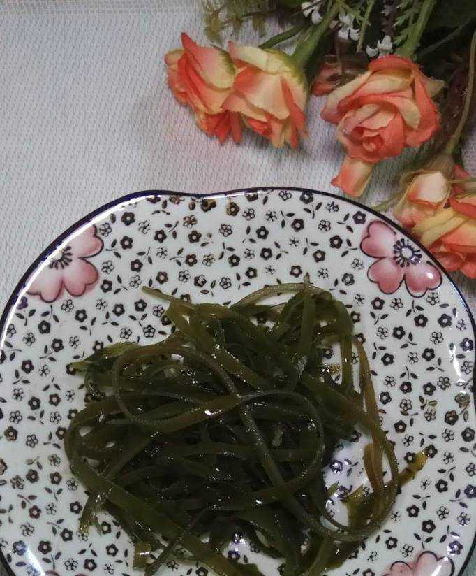 怎樣做美味的涼拌海帶芹菜胡蘿蔔絲