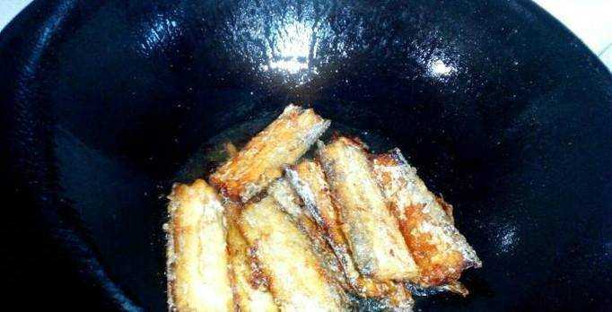 刀魚燉大白菜的家常做法