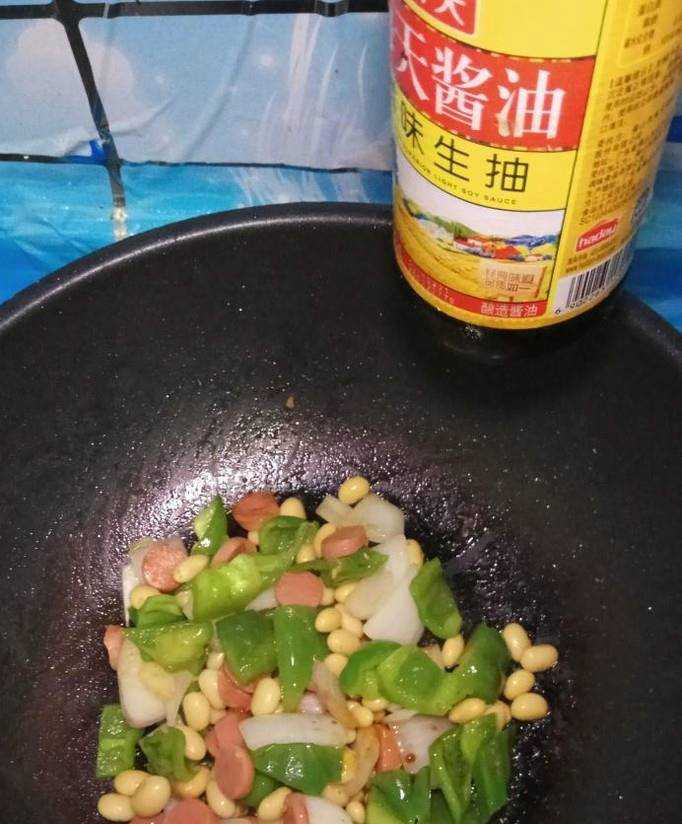 怎樣做家常版青椒香腸炒黃豆