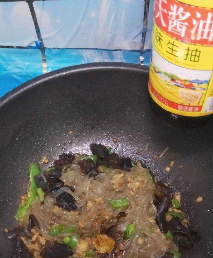 怎樣做美味的木耳粉條炒肉末