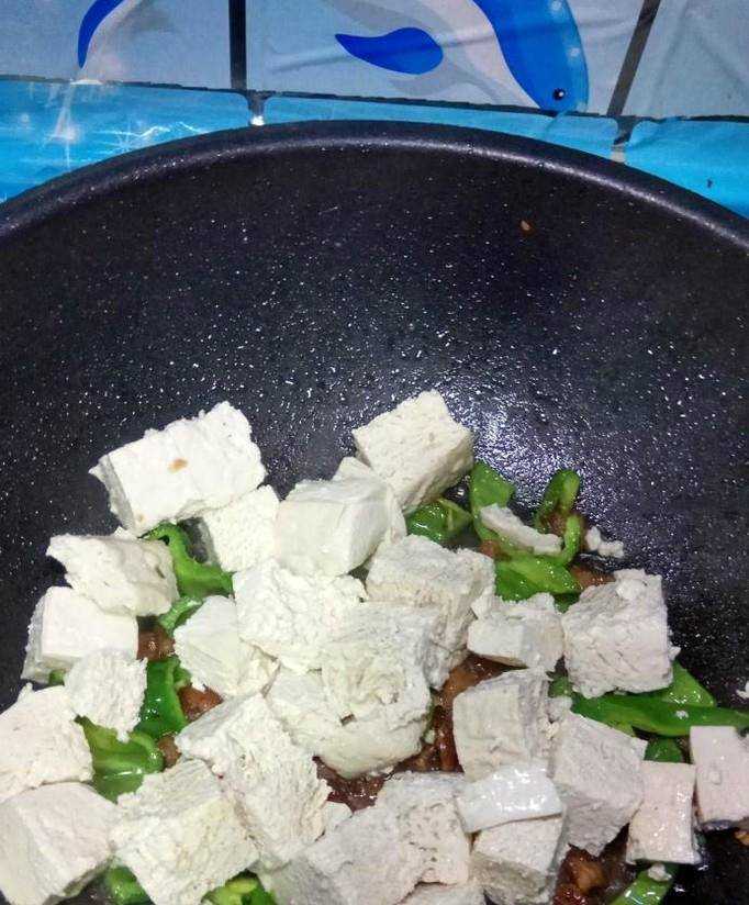 怎樣做美味的五花肉炒凍豆腐