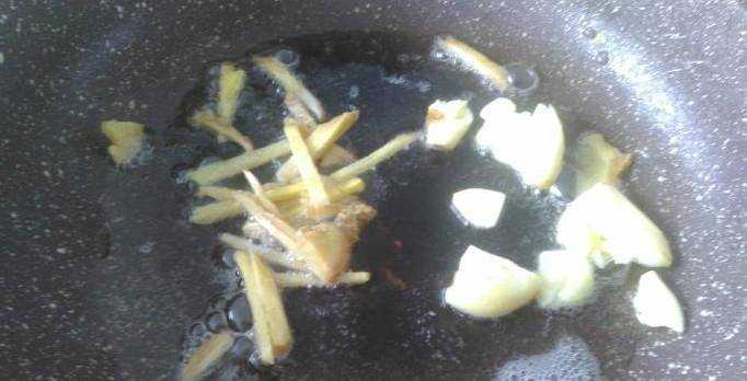 韭菜薹爆炒欖角瘦肉絲的做法