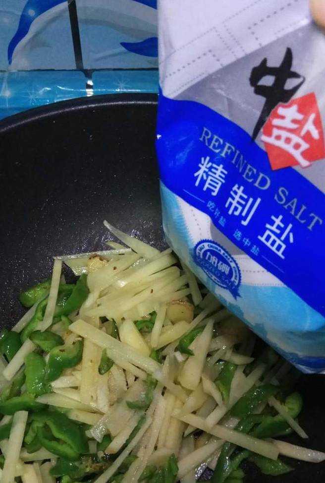 怎樣做美味的土豆青椒炒枸杞