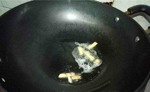 雞腿菇炒燒肉的做法