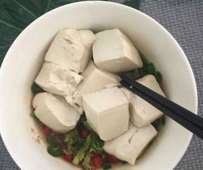 如何做涼拌皮蛋豆腐好吃