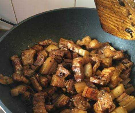 土豆塊燒肉怎麼做土豆燒肉的做法
