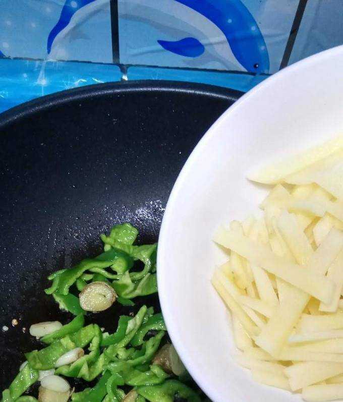怎樣做美味的土豆青椒炒枸杞