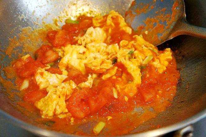 西紅柿炒雞蛋的製作步驟