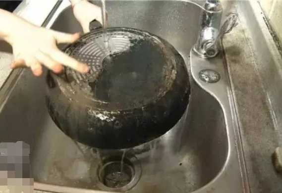 鍋外面的黑垢怎麼去除家有妙招底汙垢怎麼清理乾淨