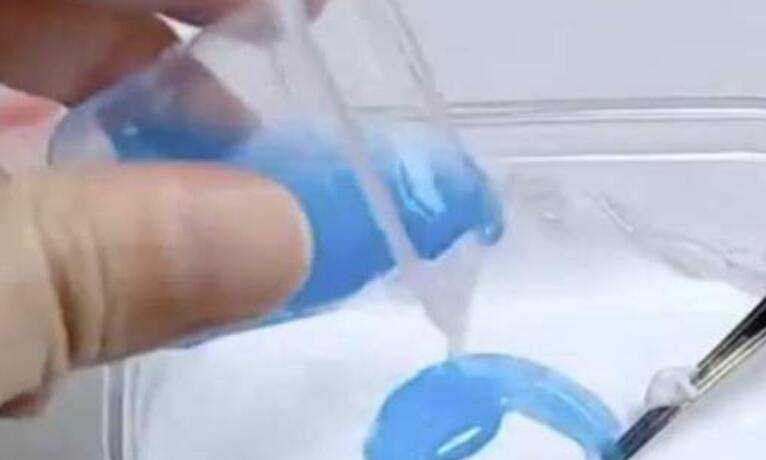 用膠水和洗潔精怎麼做起泡膠