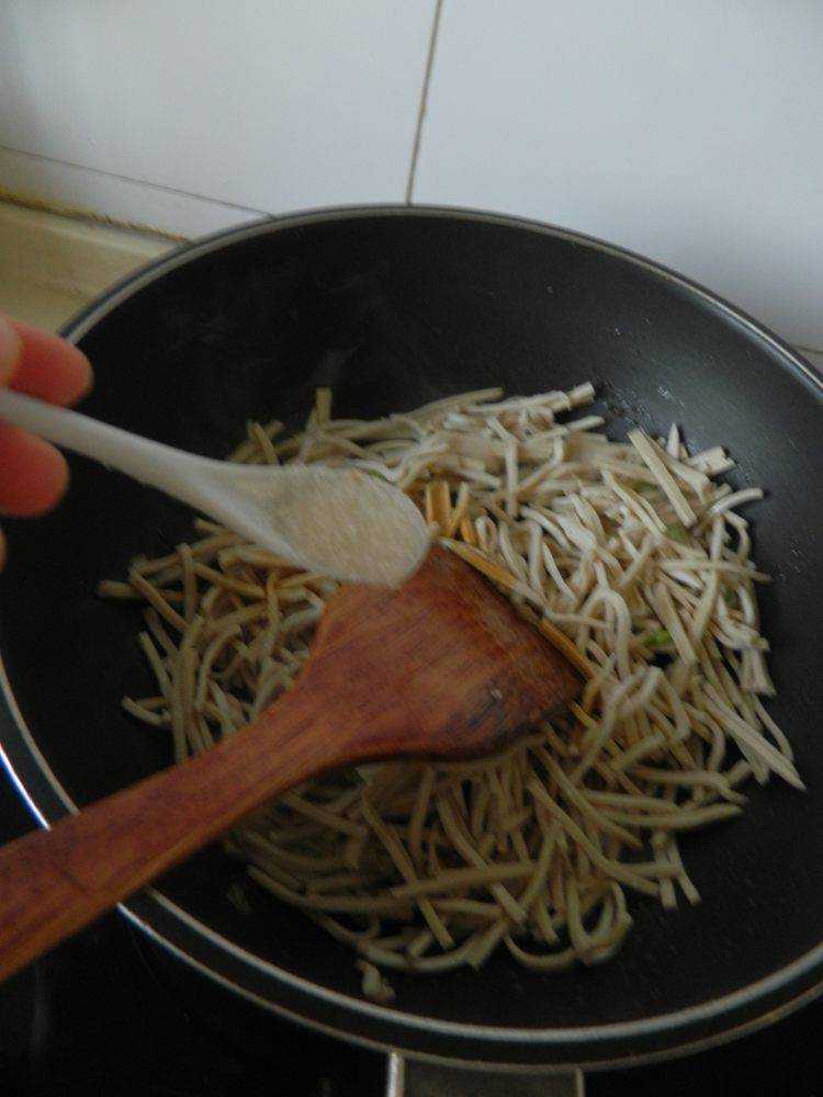 豆腐絲怎麼炒好吃又簡單